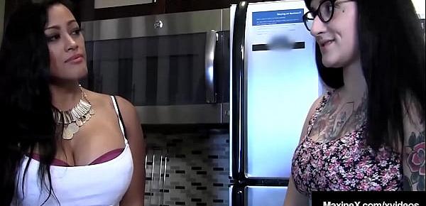  Pervy Mom MaxineX Fucks Pussy With Chubby Step Daughter Camille Black!